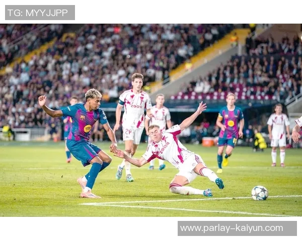 踢足球比赛的精彩瞬间与团队合作的故事分享